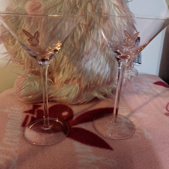 Sold 2 pink playboy Martini glasses 🍸🍸🐰🐰 - Picture 2 of 4